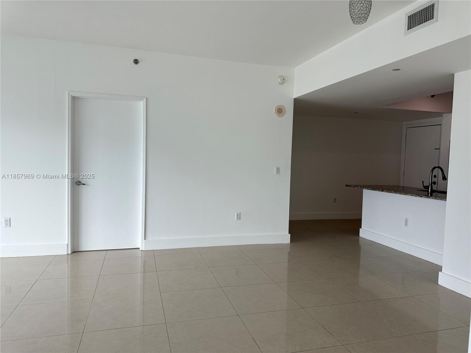 950 BRICKELL BAY DR #3804, Miami FL 33131