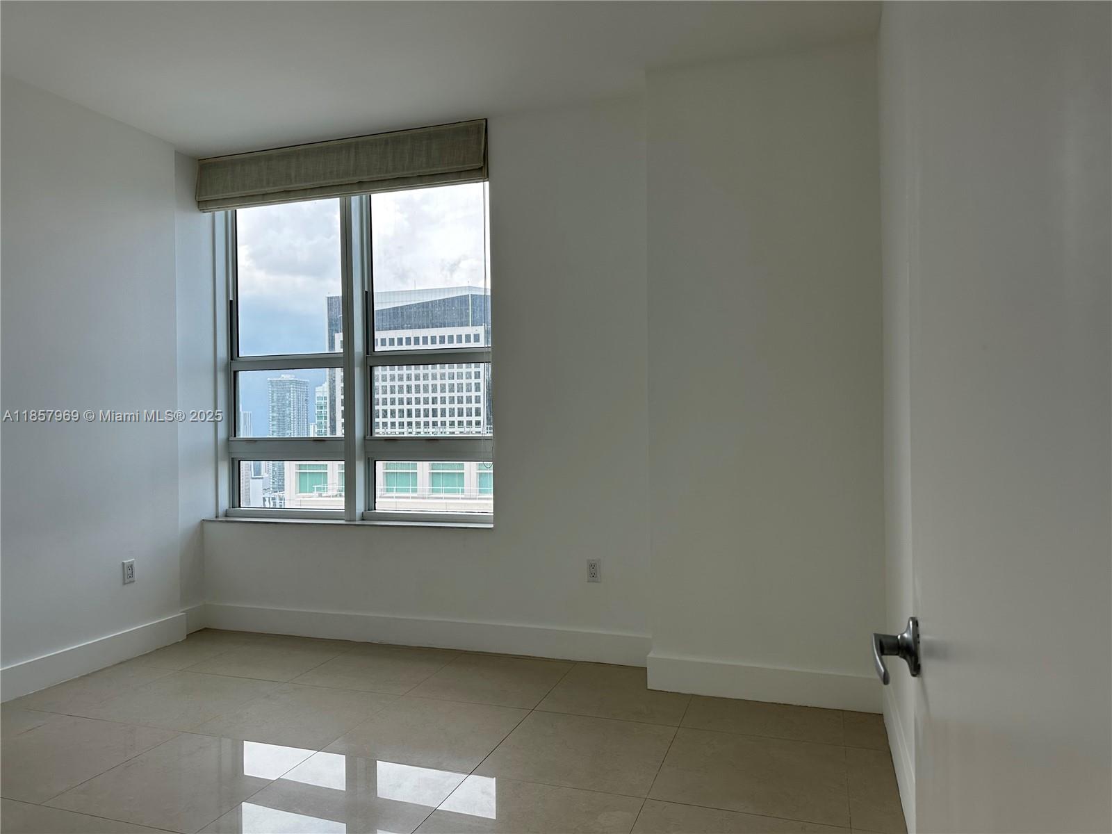 950 BRICKELL BAY DR #3804, Miami FL 33131