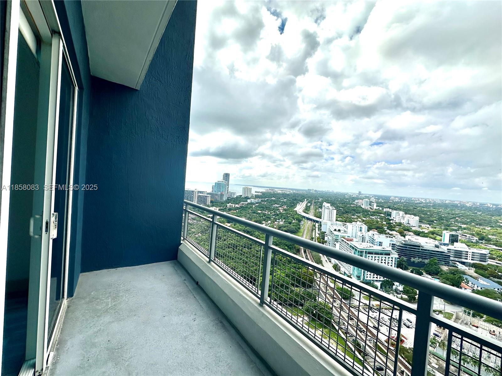 60 SW 13th St #3207, Miami FL 33130