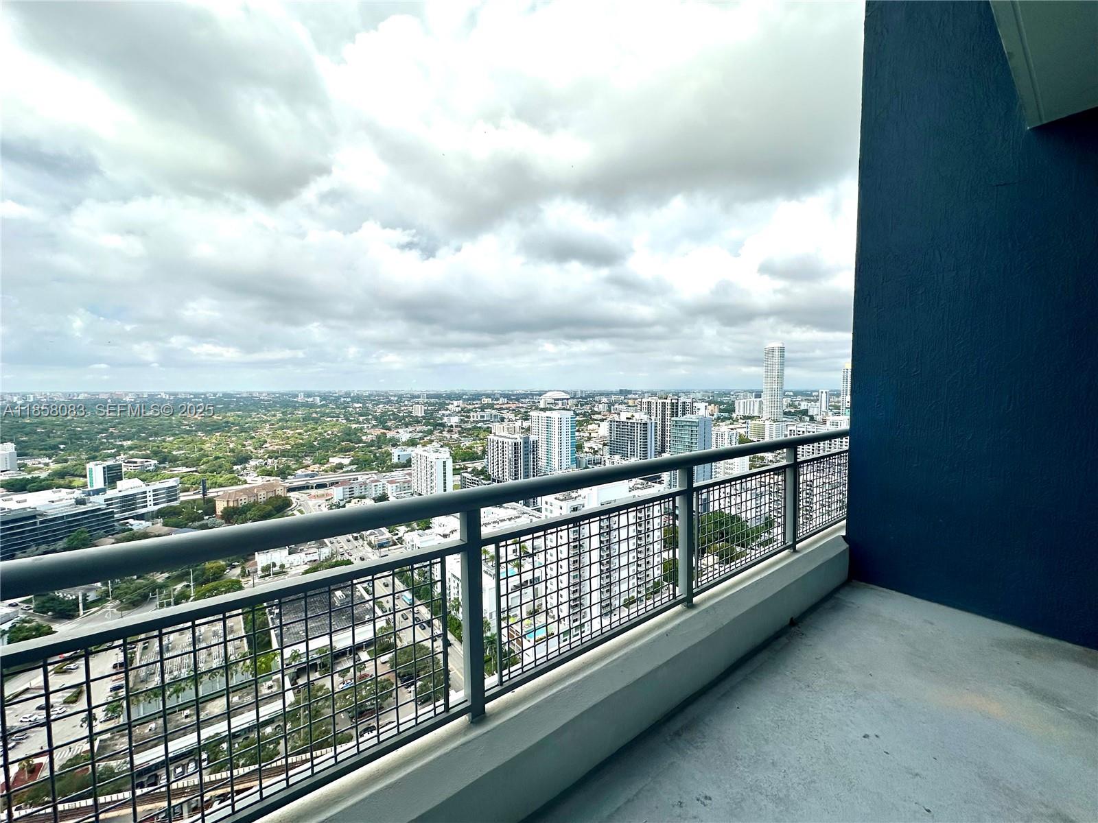 60 SW 13th St #3207, Miami FL 33130