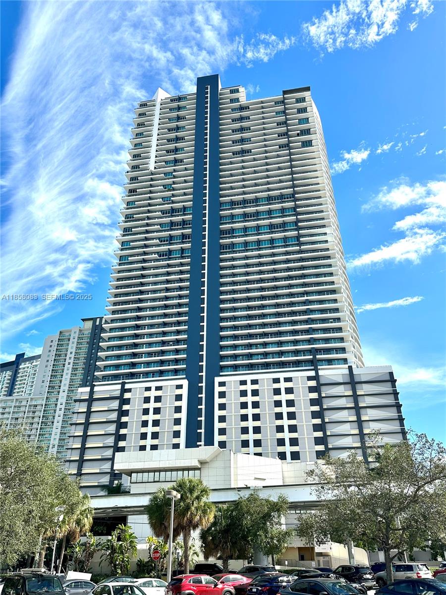 60 SW 13th St #3207, Miami FL 33130