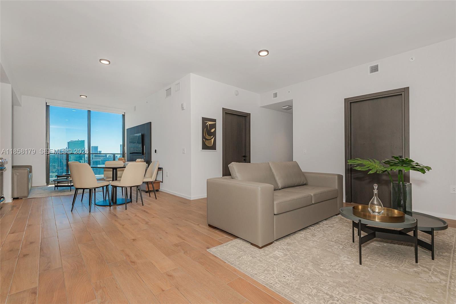 398 NE 5th St #4417, Miami FL 33132