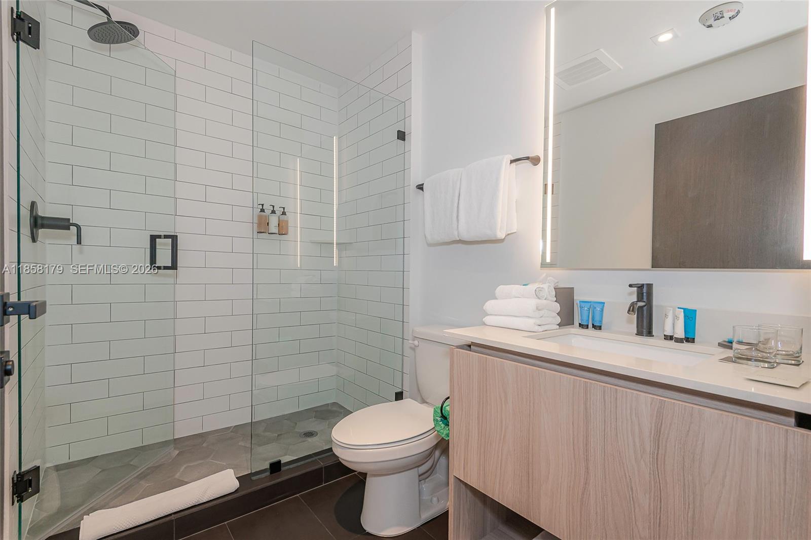 398 NE 5th St #4417, Miami FL 33132