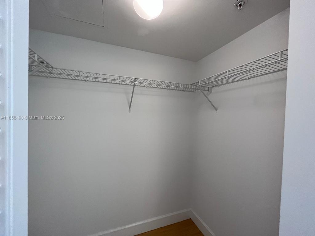 31 SE 5th St #2603, Miami FL 33131