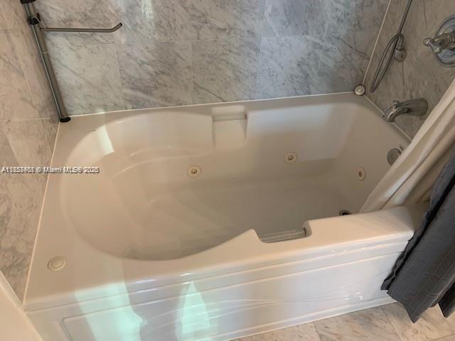 31 SE 5th St #2603, Miami FL 33131