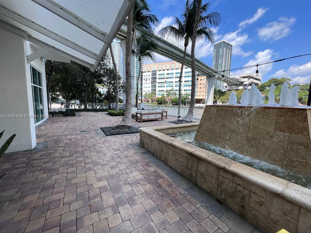 31 SE 5th St #2603, Miami FL 33131