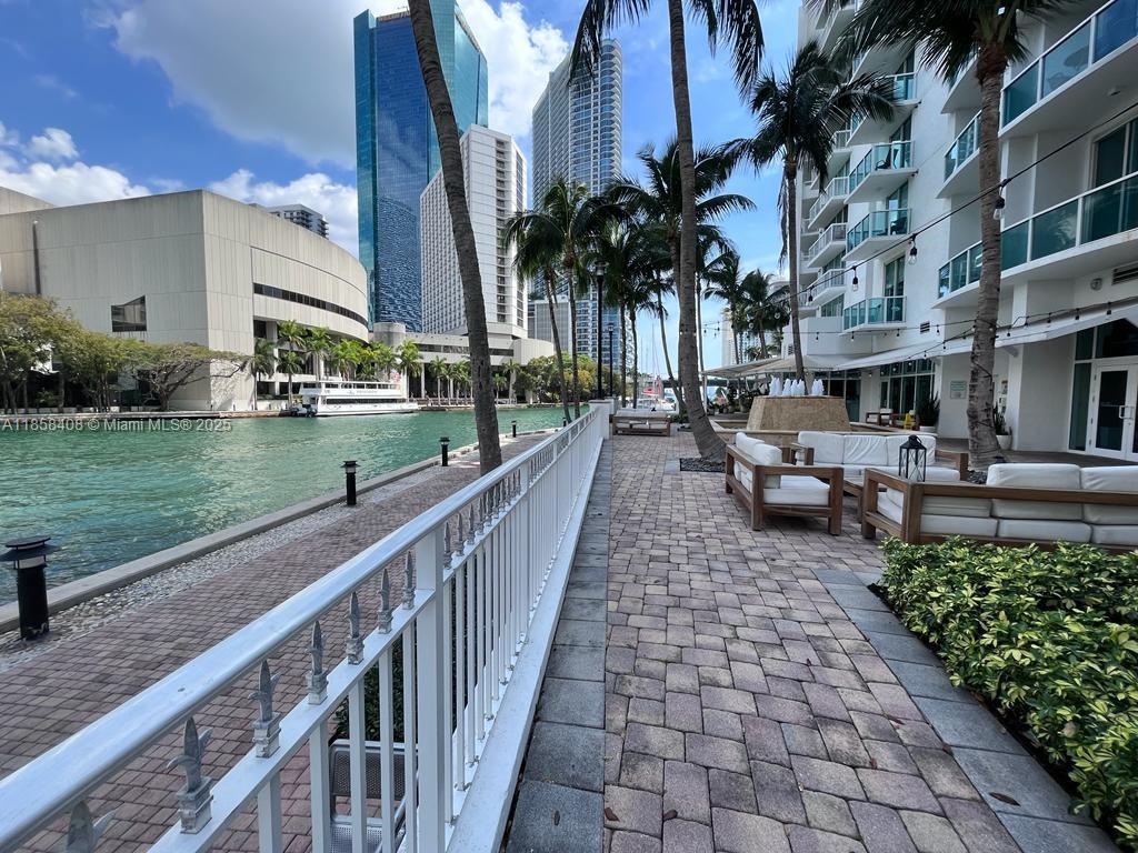 31 SE 5th St #2603, Miami FL 33131