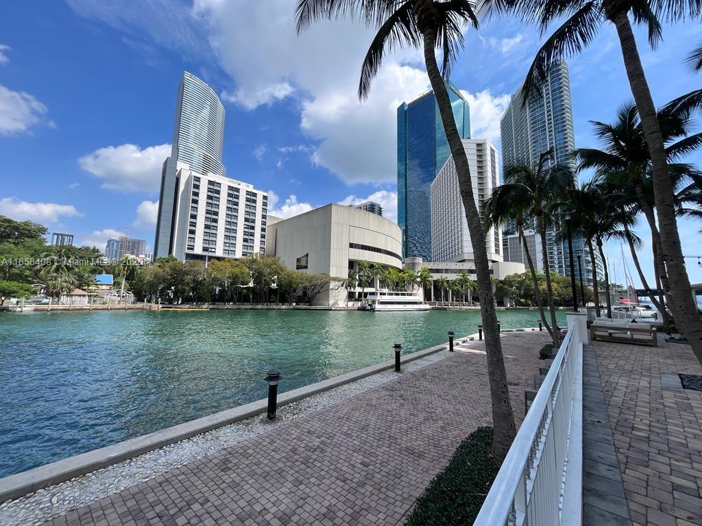 31 SE 5th St #2603, Miami FL 33131