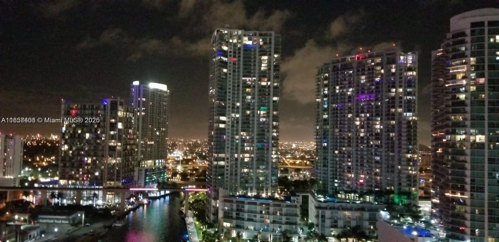 31 SE 5th St #2603, Miami FL 33131