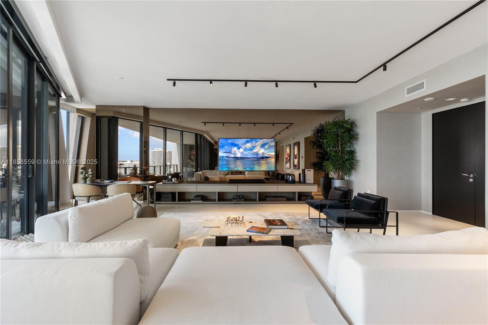 1000 Biscayne Blvd #3502, Miami FL 33132