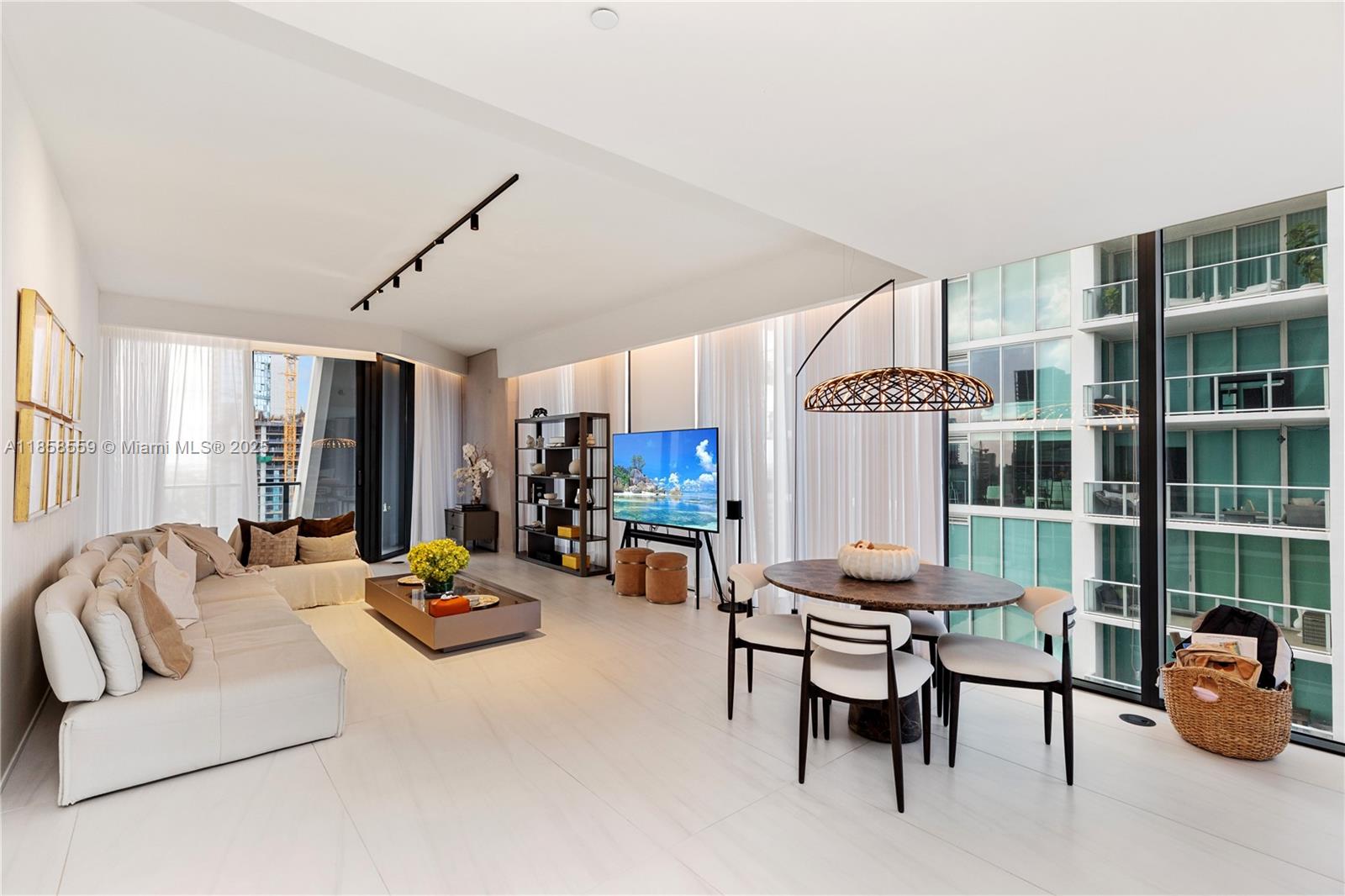 1000 Biscayne Blvd #3502, Miami FL 33132