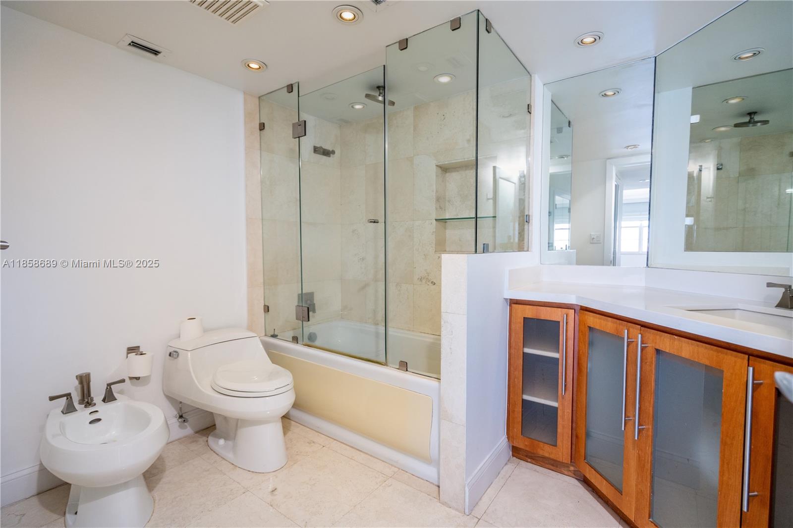 2333 Brickell Ave #1511, Miami FL 33129
