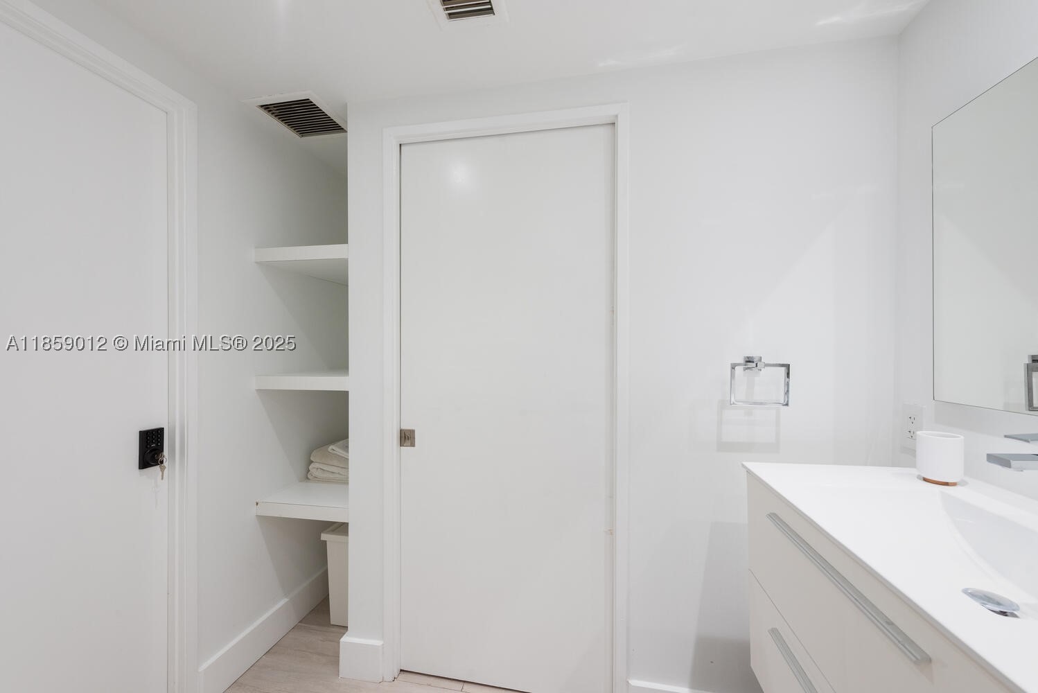 181 Crandon Blvd #306, Key Biscayne FL 33149