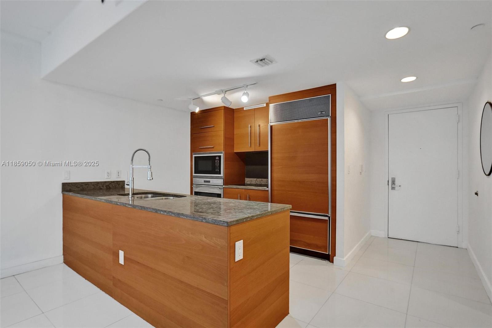 475 Brickell Ave #1714, Miami FL 33131