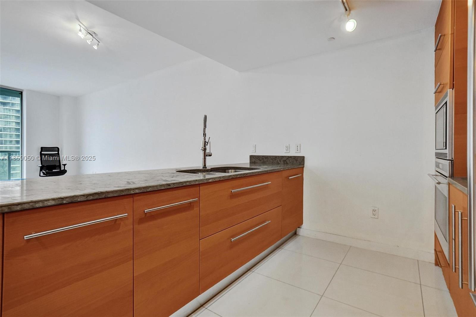 475 Brickell Ave #1714, Miami FL 33131