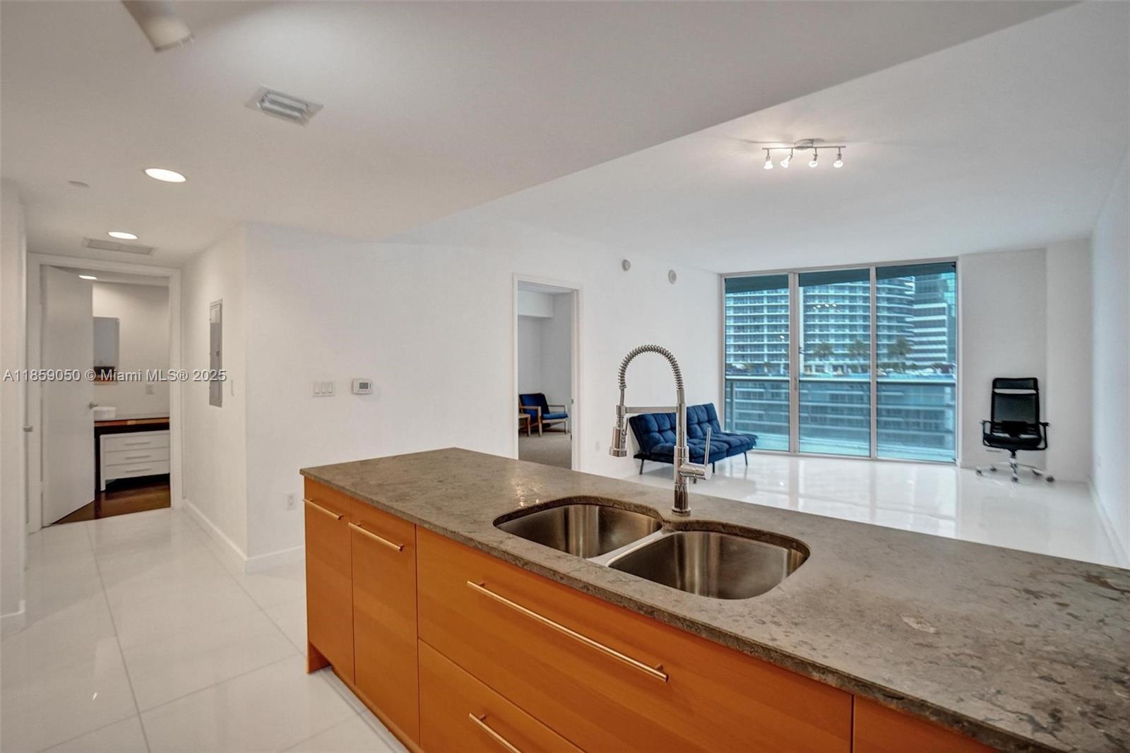 475 Brickell Ave #1714, Miami FL 33131