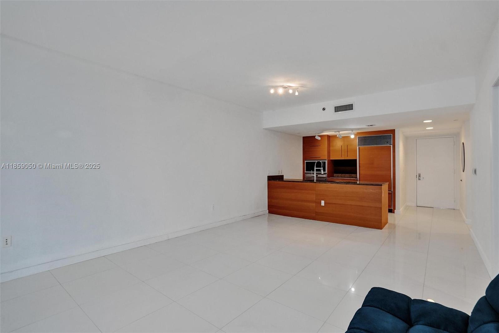 475 Brickell Ave #1714, Miami FL 33131