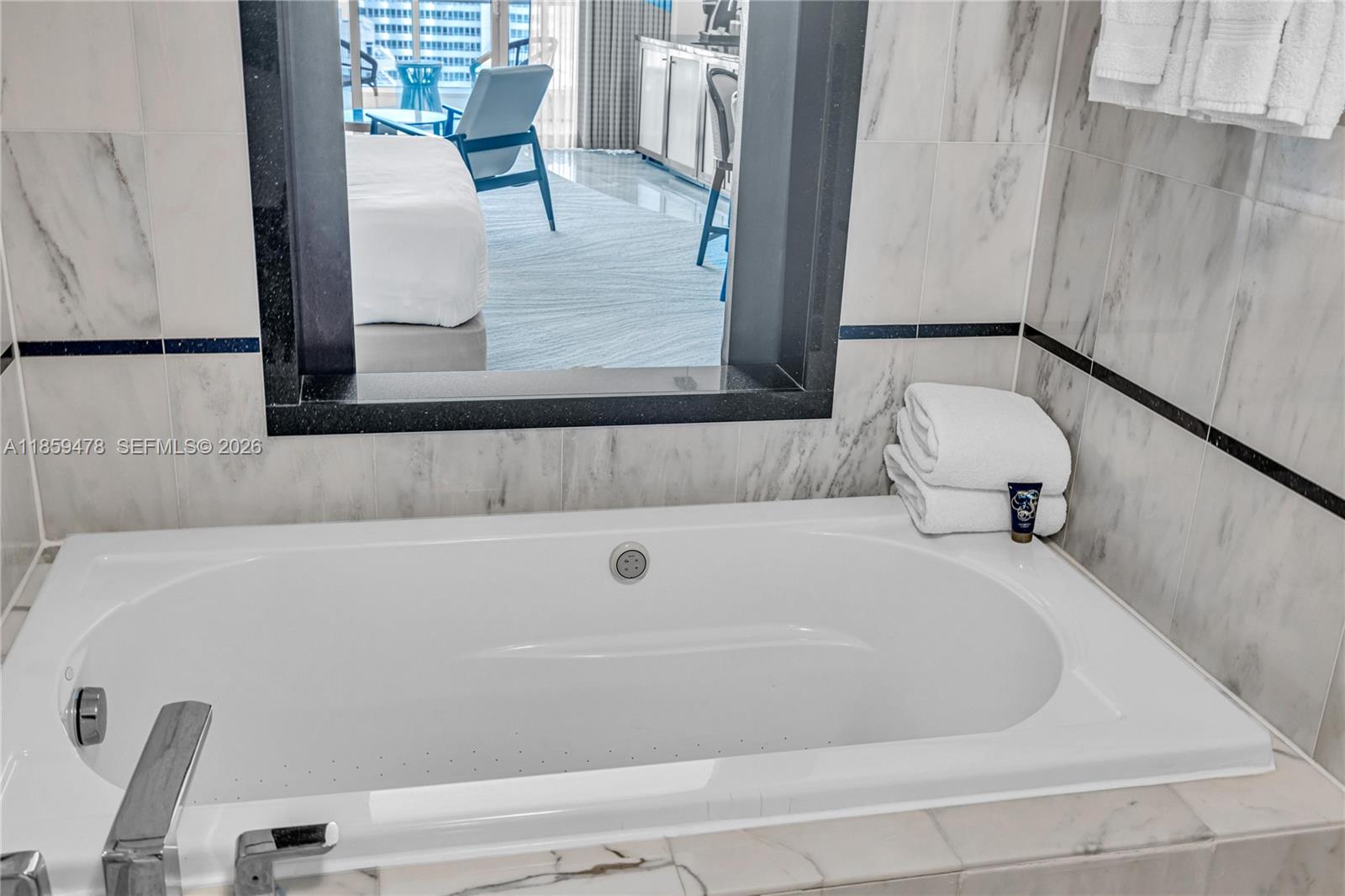 4391 Collins Ave #1706/1707, Miami Beach FL 33140