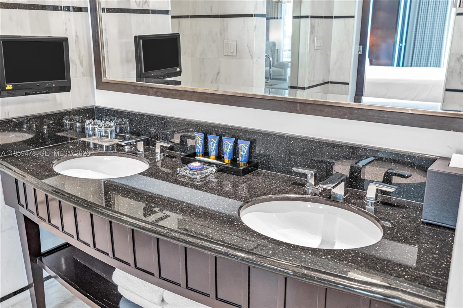 4391 Collins Ave #1706/1707, Miami Beach FL 33140