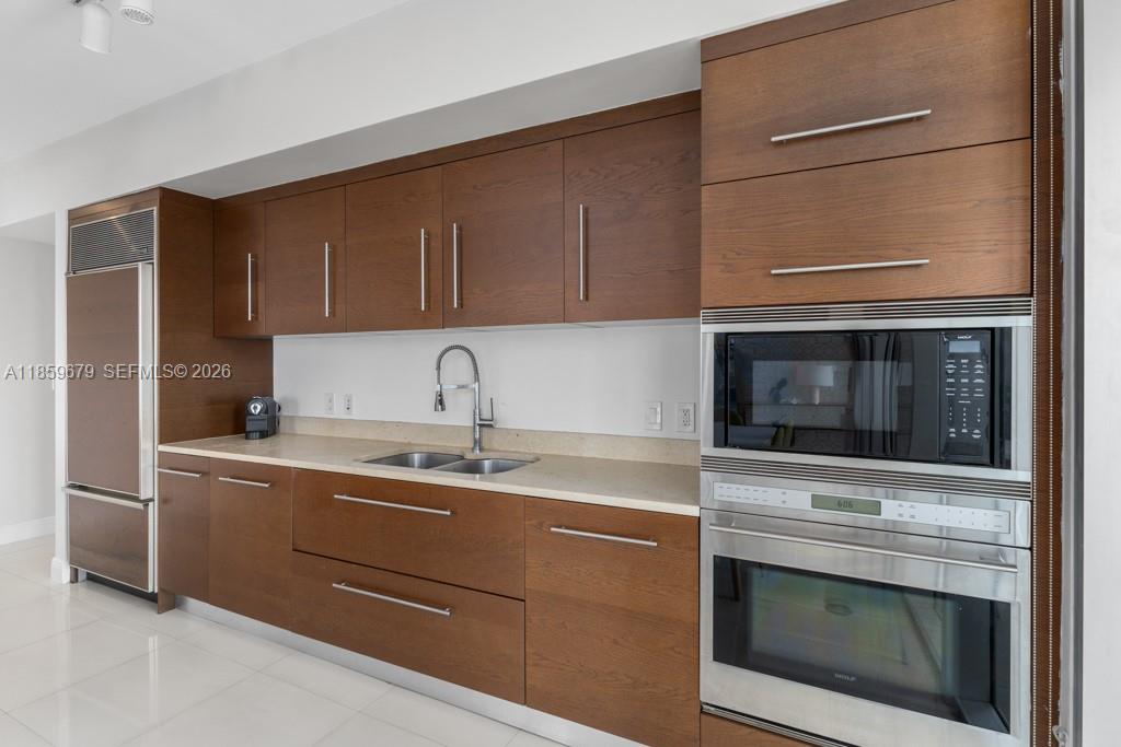 485 Brickell Ave #2210, Miami FL 33131