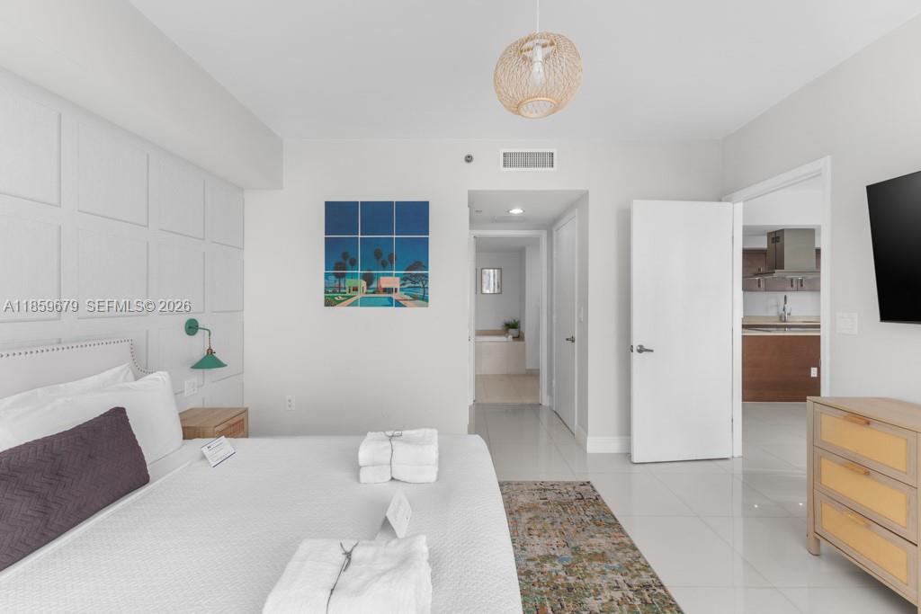 485 Brickell Ave #2210, Miami FL 33131