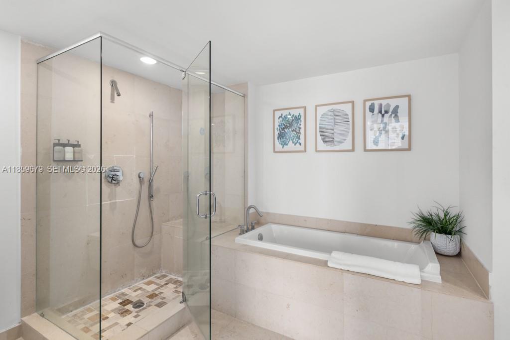 485 Brickell Ave #2210, Miami FL 33131