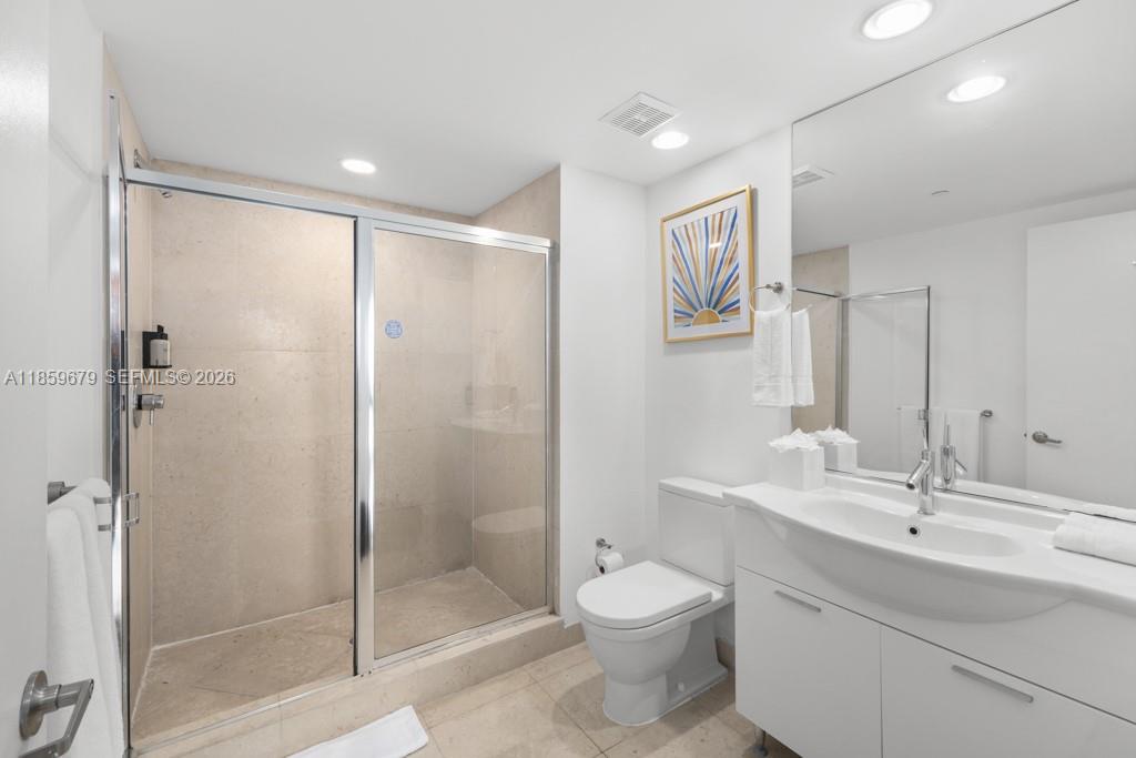 485 Brickell Ave #2210, Miami FL 33131