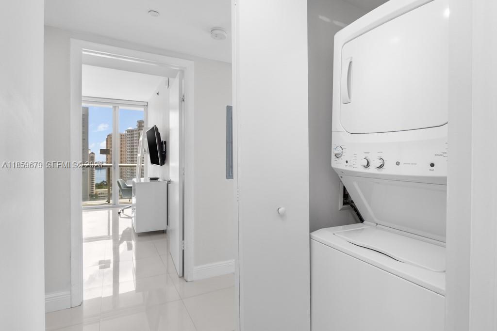 485 Brickell Ave #2210, Miami FL 33131