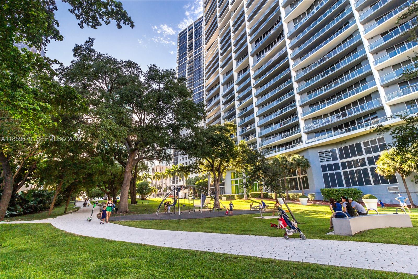 485 Brickell Ave #2210, Miami FL 33131