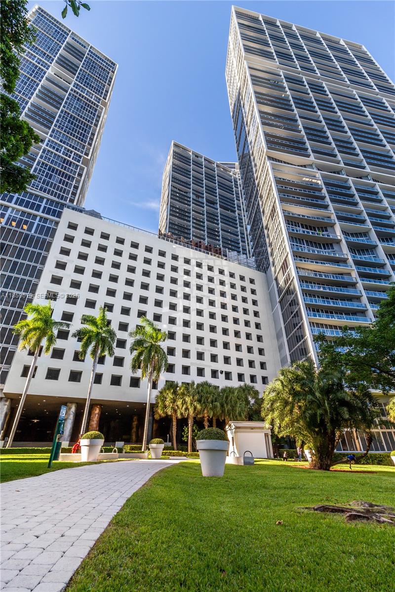 485 Brickell Ave #2210, Miami FL 33131