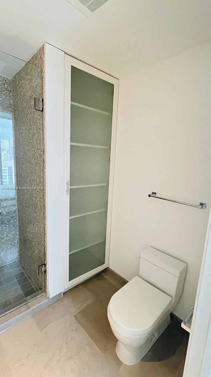 68 SE 6th St #1212, Miami FL 33131