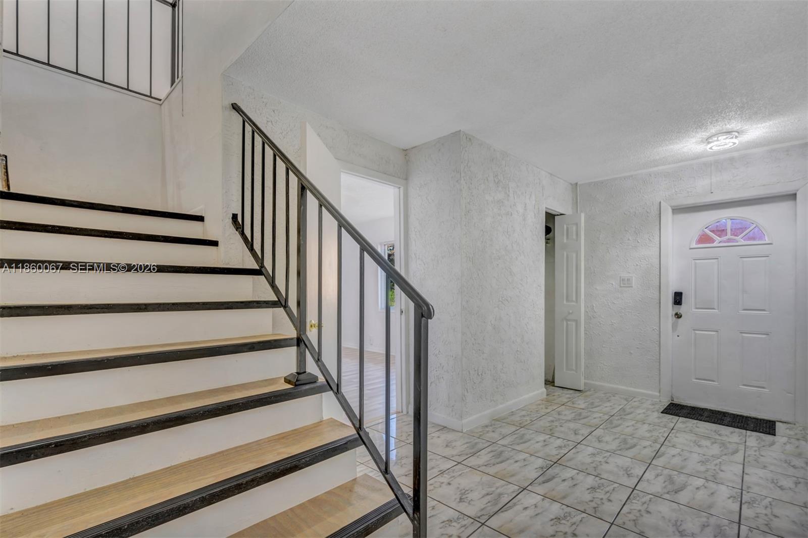 94 Pleasant Hill Ln, Tamarac FL 33319