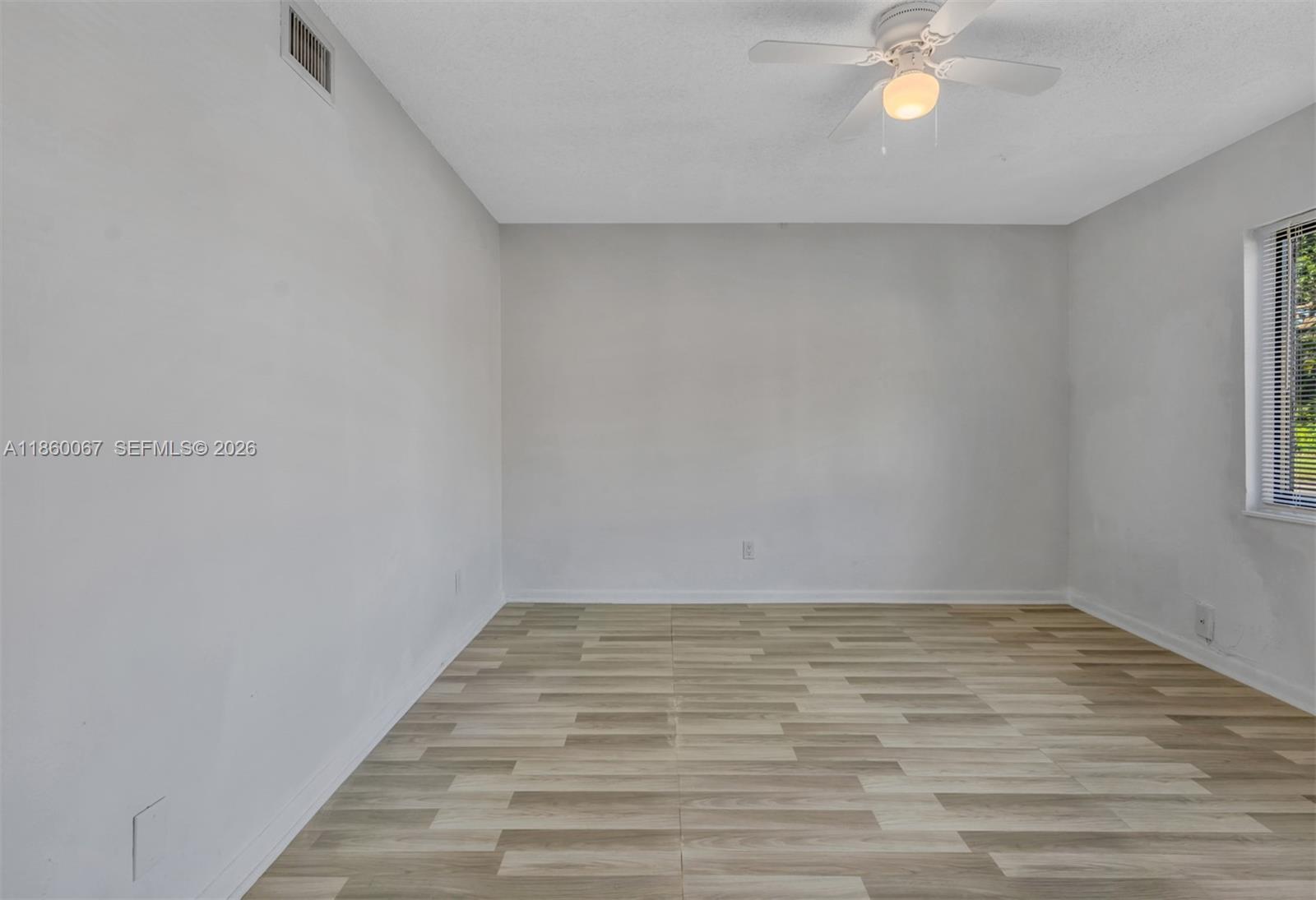 94 Pleasant Hill Ln, Tamarac FL 33319