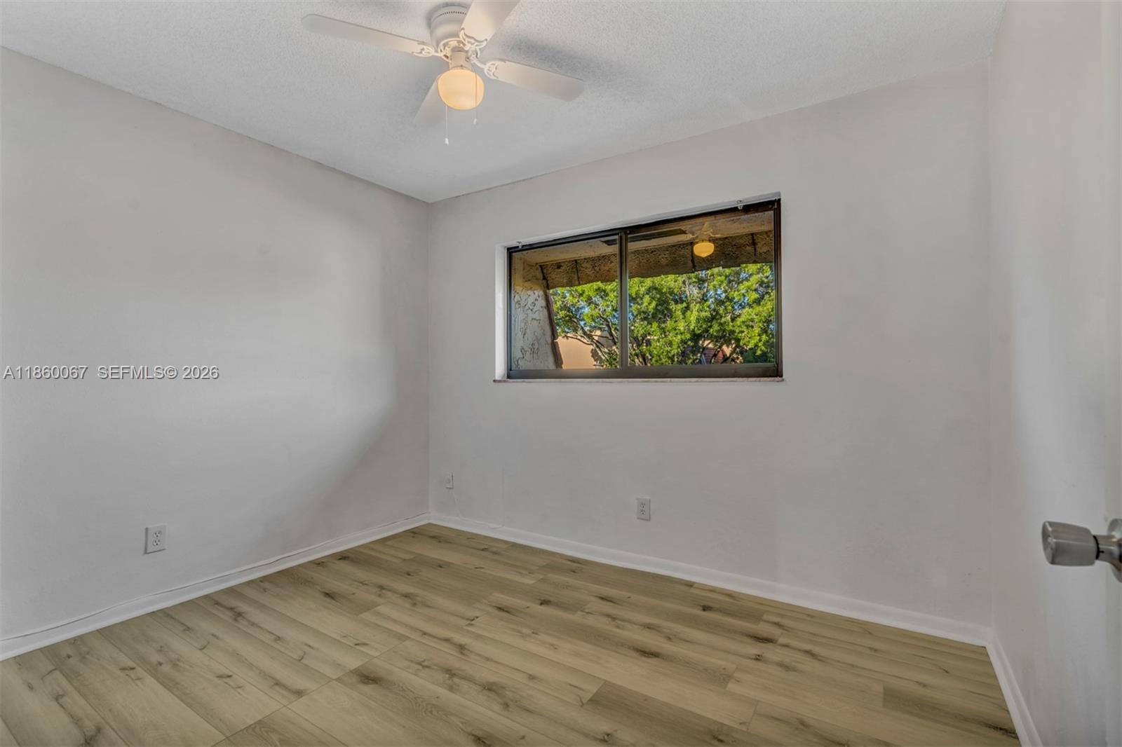 94 Pleasant Hill Ln, Tamarac FL 33319