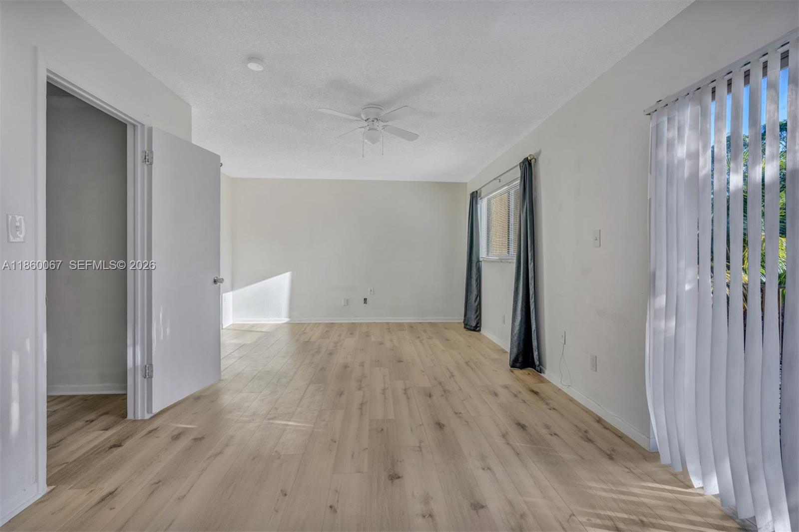94 Pleasant Hill Ln, Tamarac FL 33319