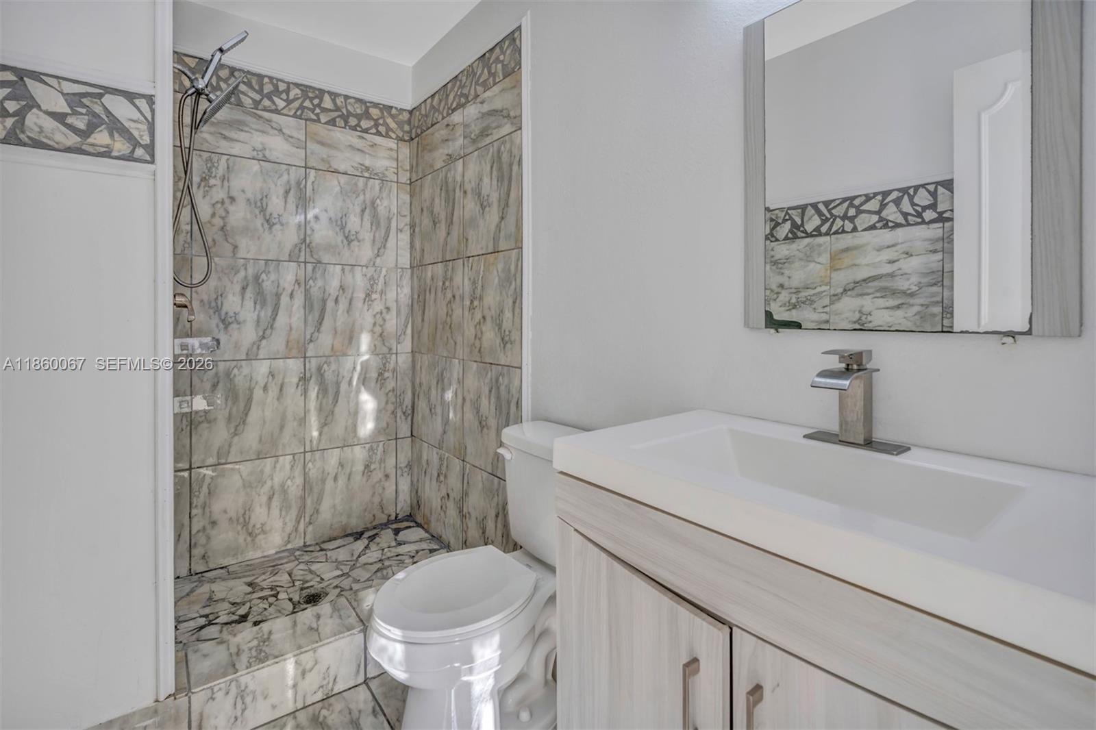 94 Pleasant Hill Ln, Tamarac FL 33319
