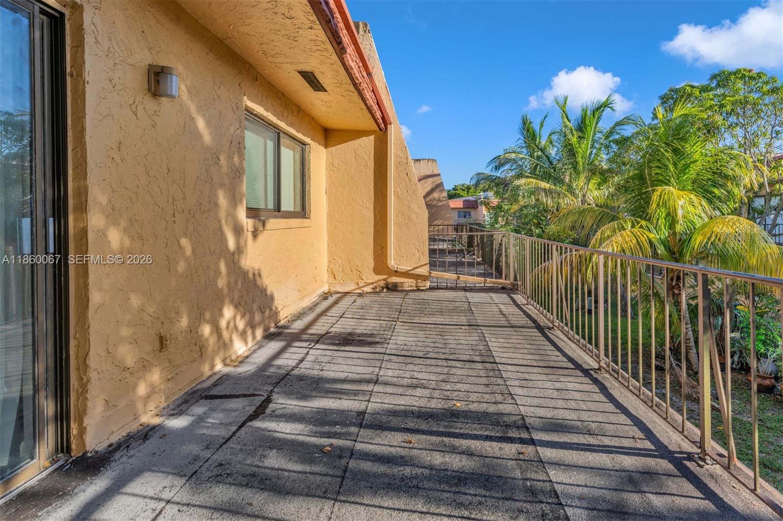 94 Pleasant Hill Ln, Tamarac FL 33319