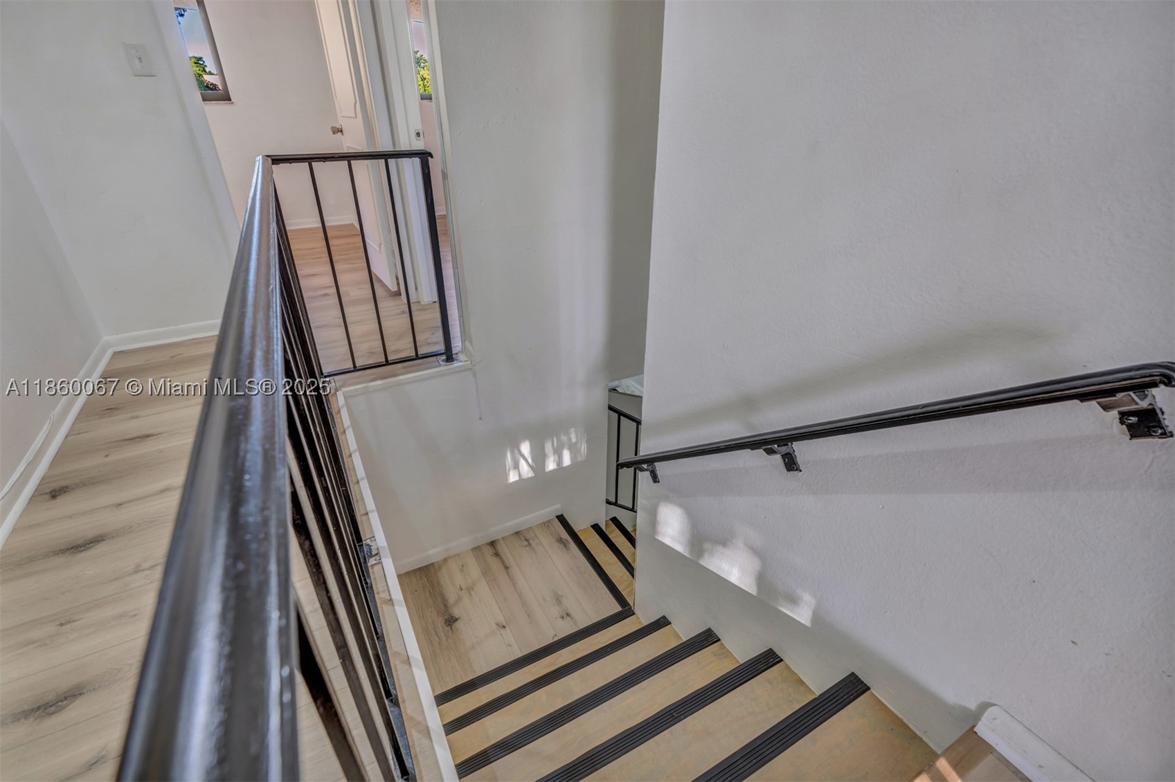 94 Pleasant Hill Ln, Tamarac FL 33319