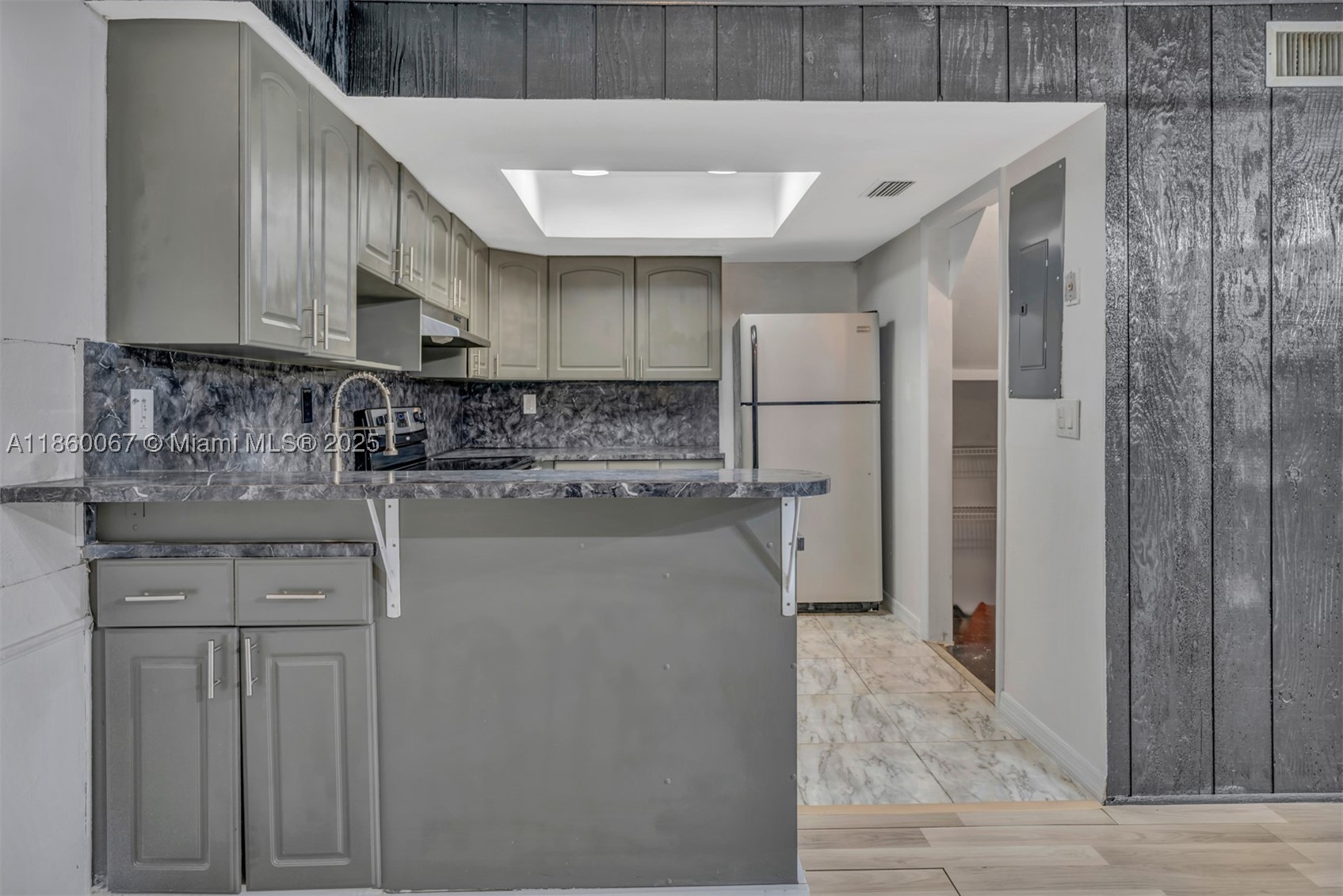 94 Pleasant Hill Ln, Tamarac FL 33319