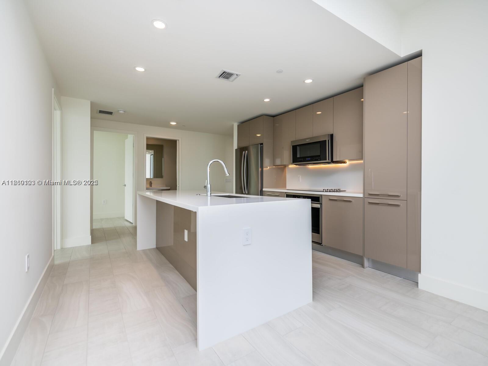2000 Metropica Way #2509, Sunrise FL 33323