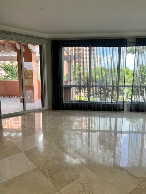 10 Edgewater Dr #4H, Coral Gables FL 33133