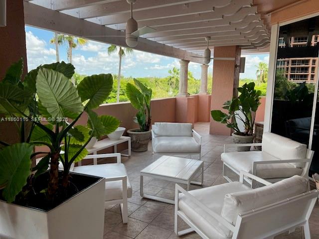 10 Edgewater Dr #4H, Coral Gables FL 33133