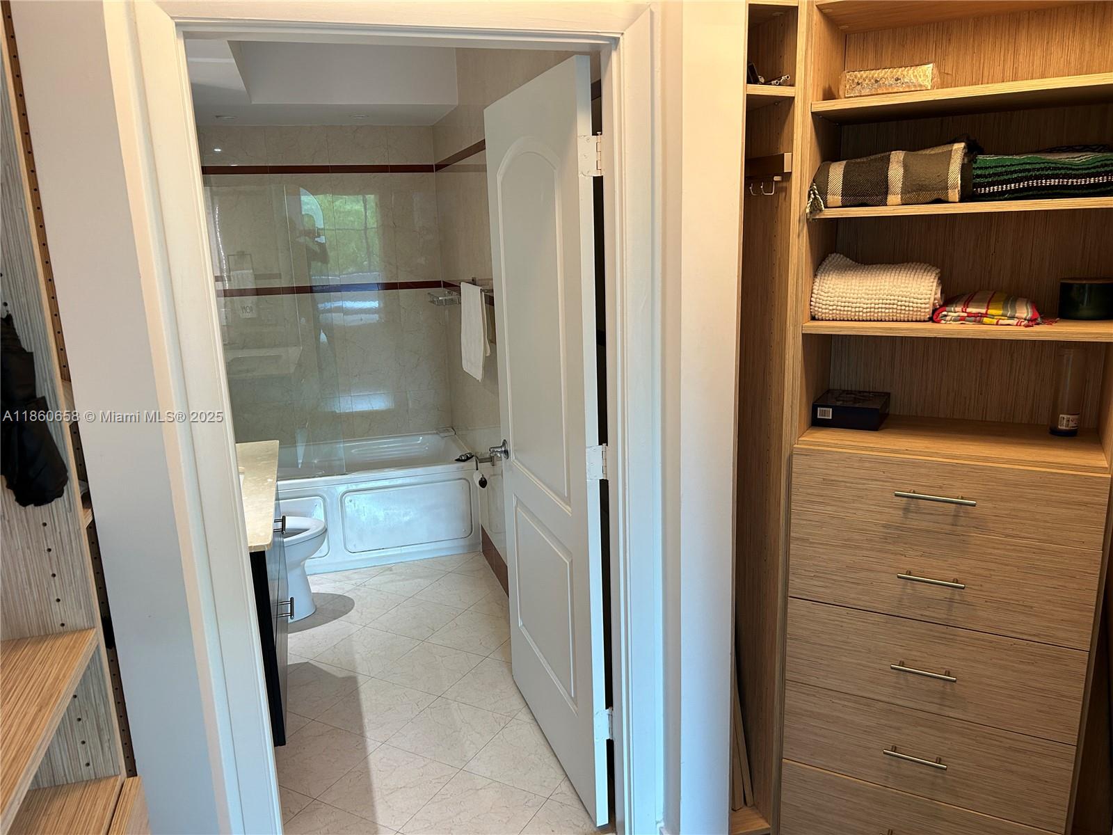 110 Washington Ave #2421, Miami Beach FL 33139