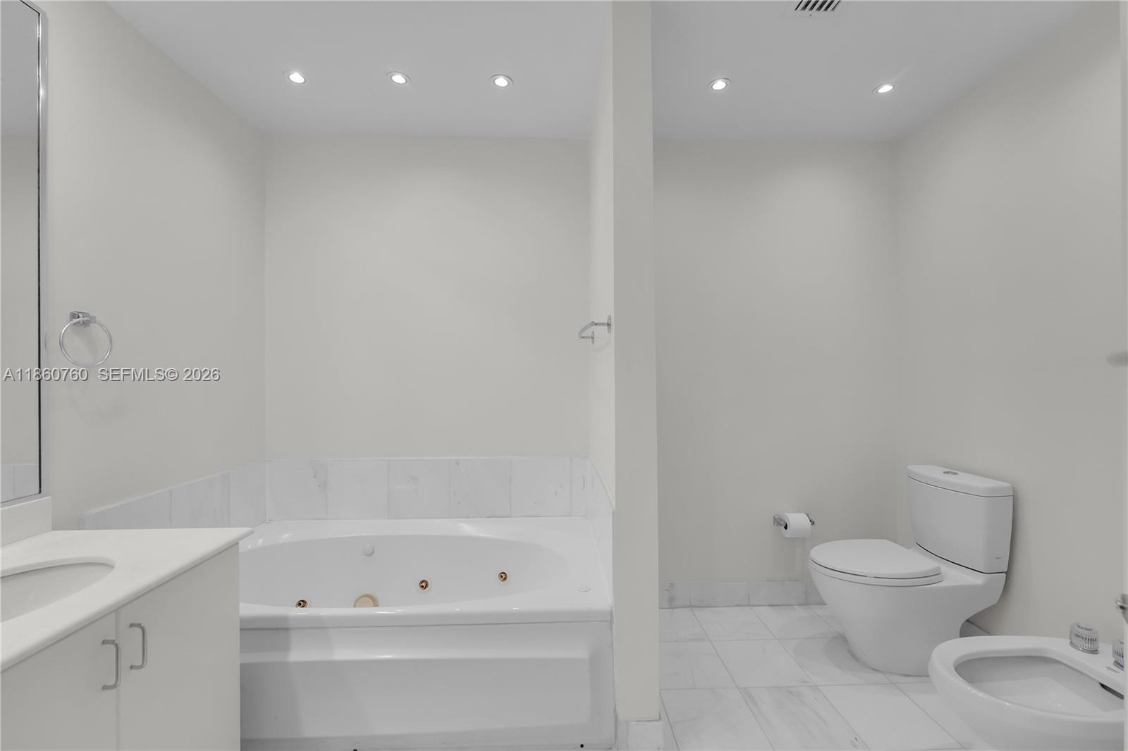 1 Century Ln #202, Miami Beach FL 33139
