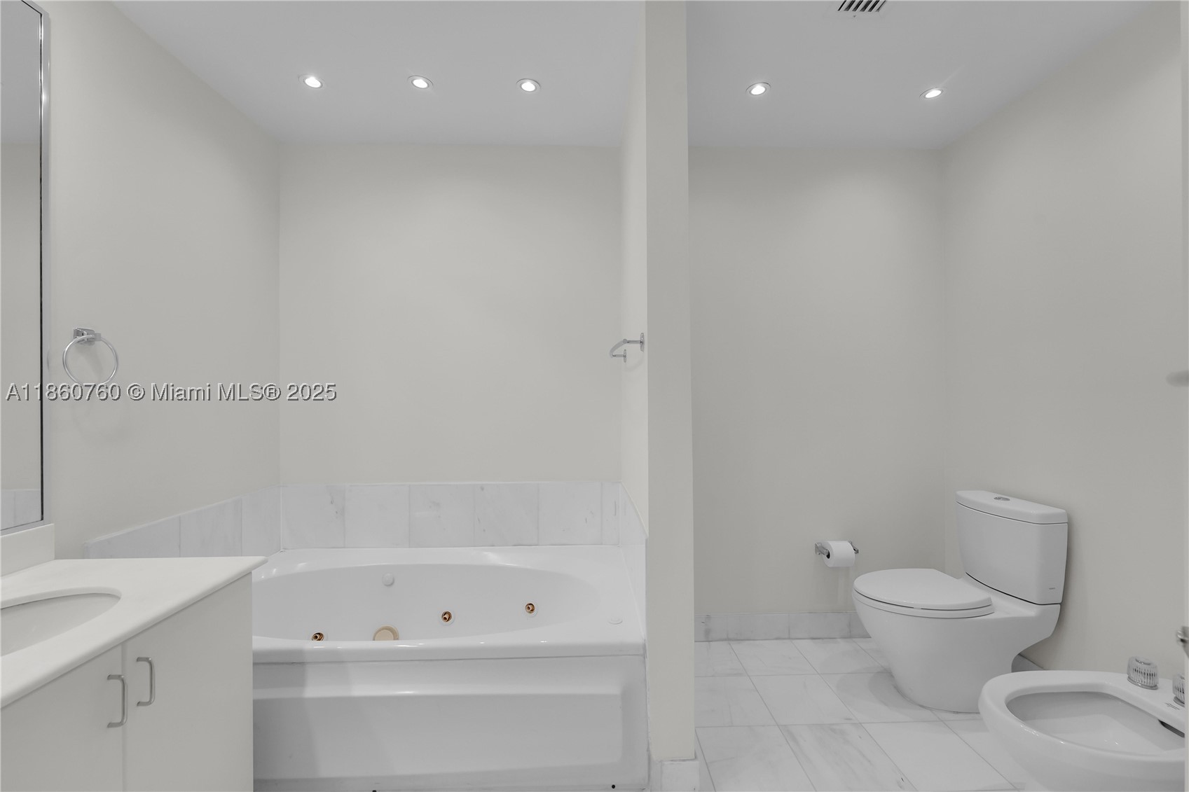 1 Century Ln #202, Miami Beach FL 33139