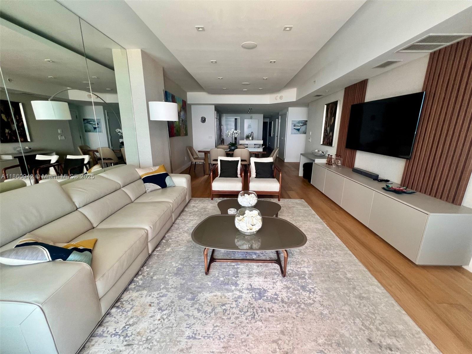 3801 Collins Ave #705, Miami Beach FL 33140