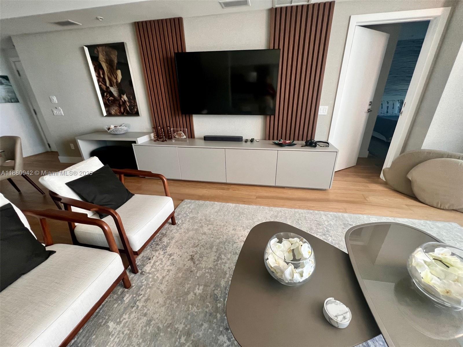 3801 Collins Ave #705, Miami Beach FL 33140