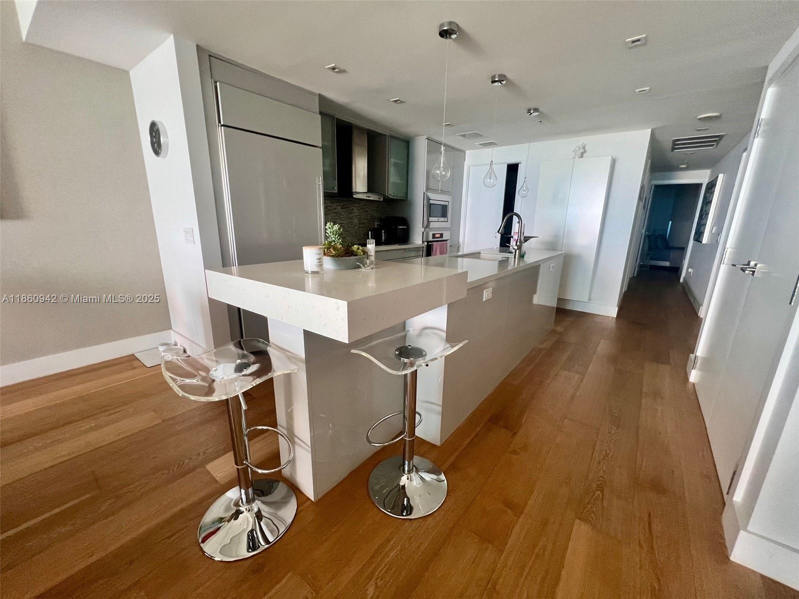 3801 Collins Ave #705, Miami Beach FL 33140