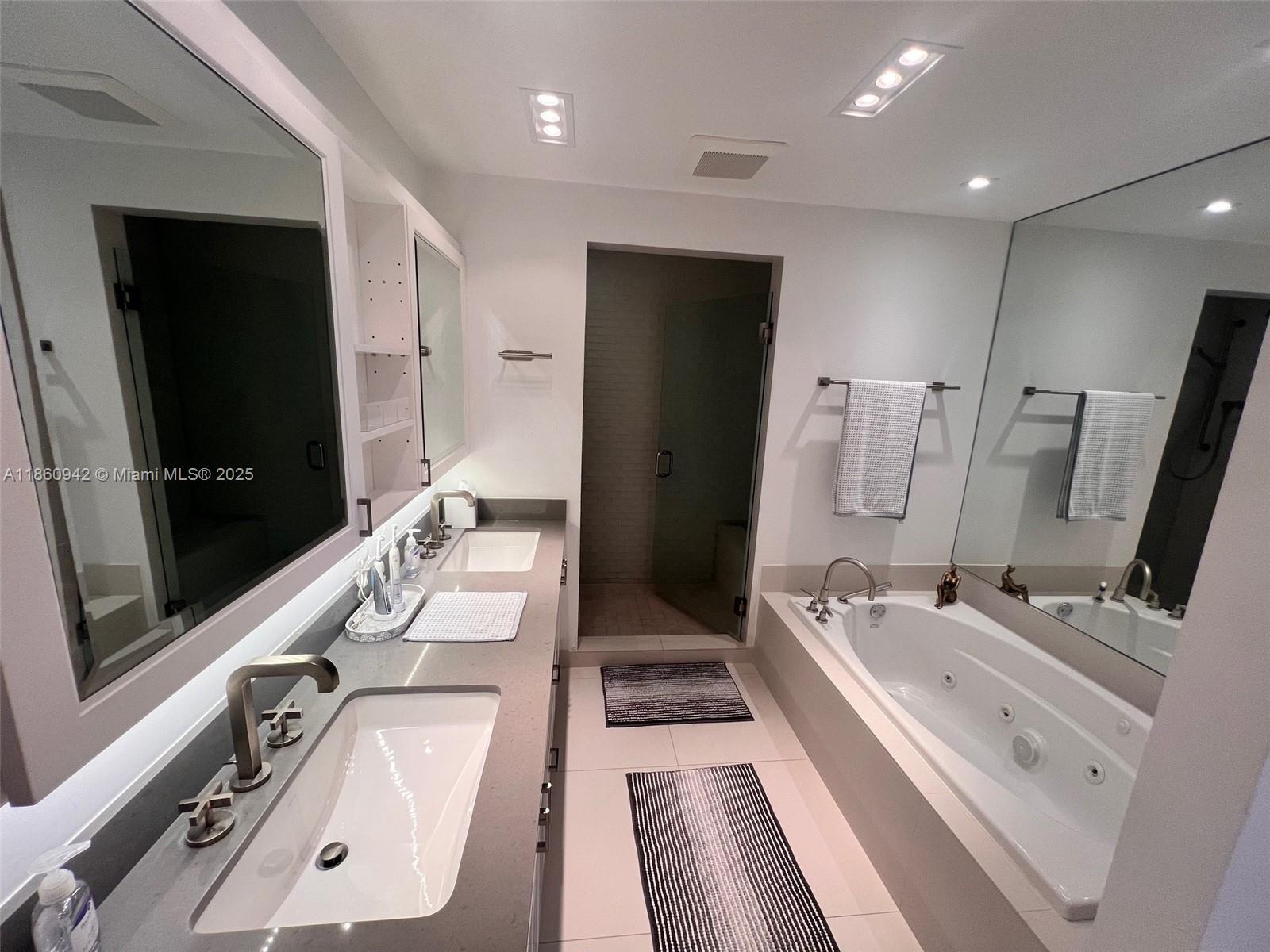 3801 Collins Ave #705, Miami Beach FL 33140