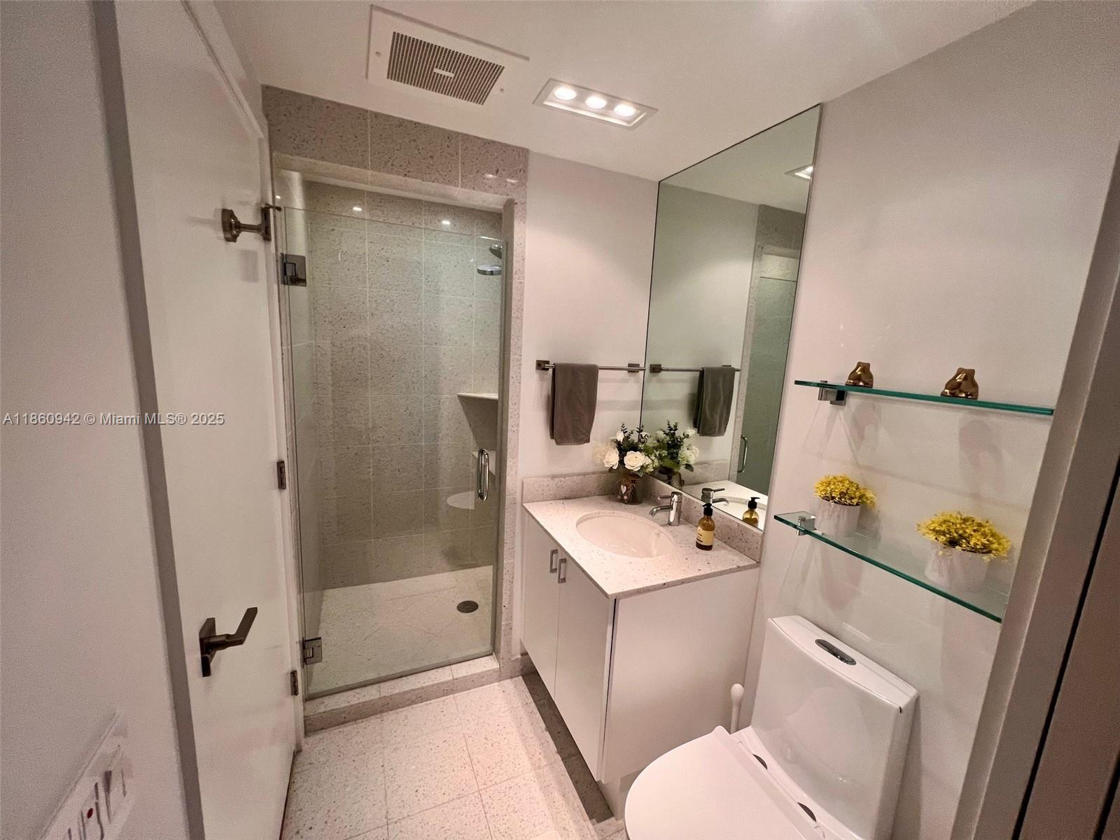 3801 Collins Ave #705, Miami Beach FL 33140